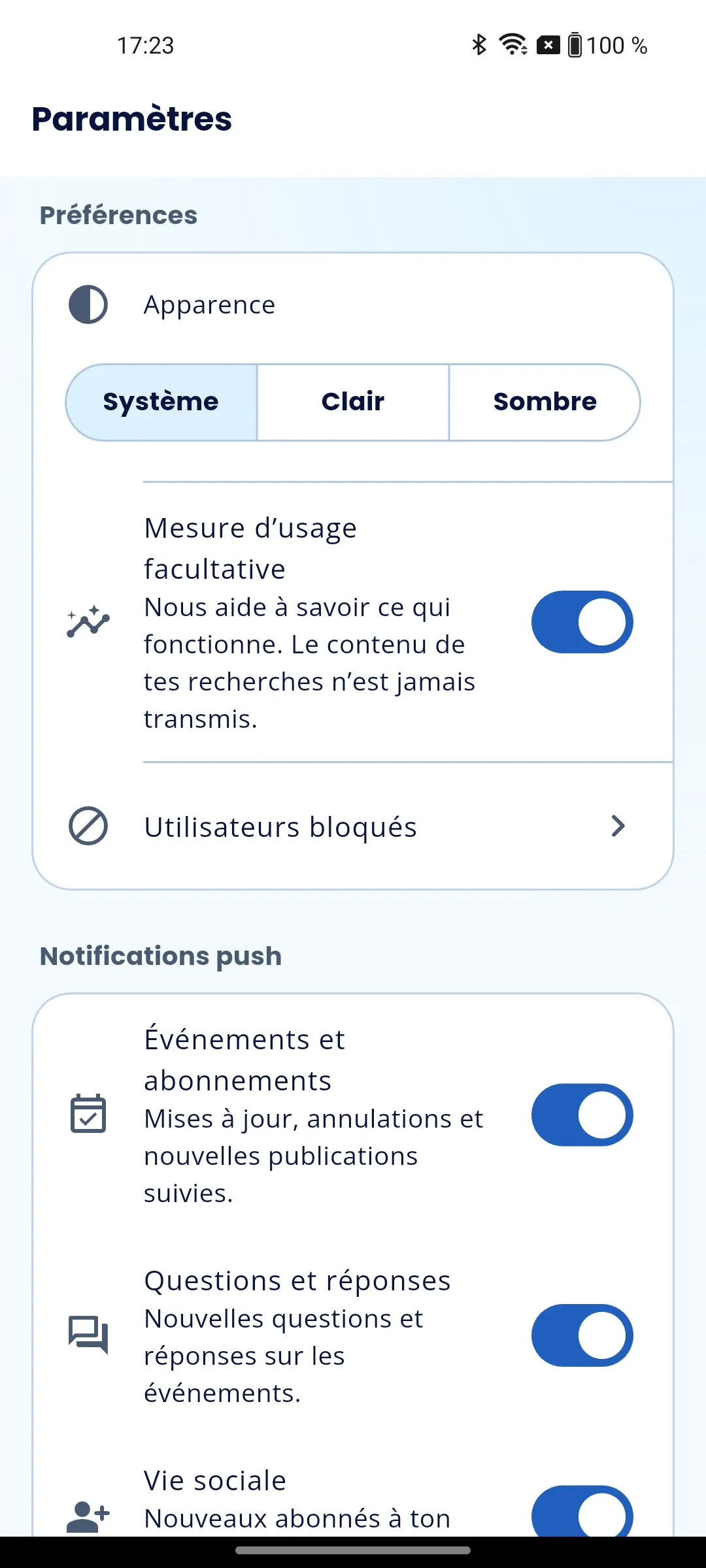 Les paramètres de Wherely : apparence claire ou sombre, mesure d’usage facultative et notifications au choix.